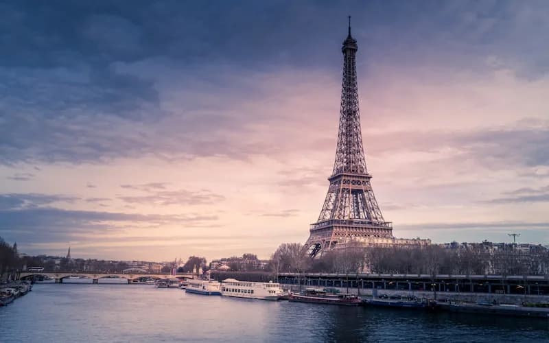 Vue aérienne de Paris — choisir son arrondissement pour déménager
